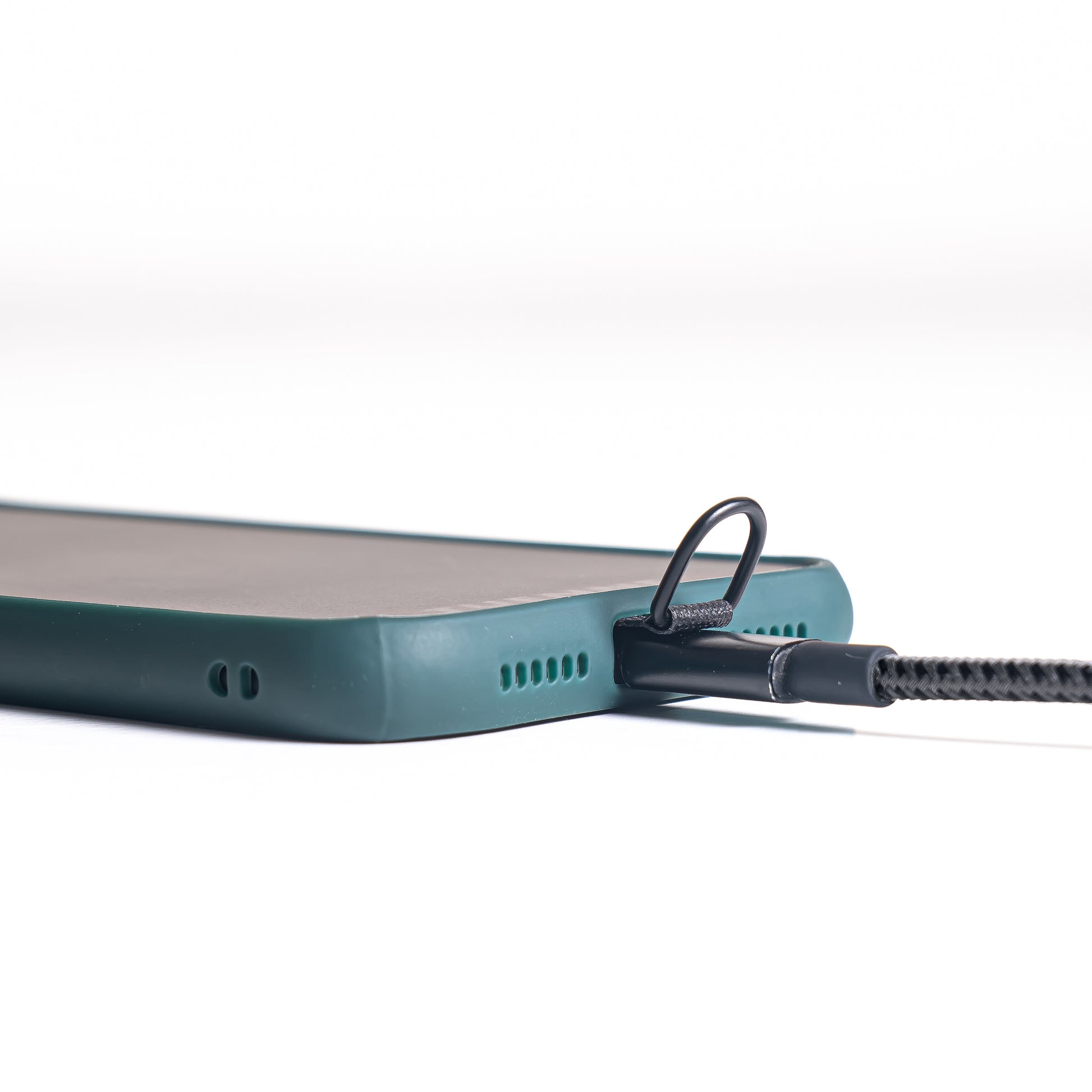 Close-up of iron D-ring buckle on the Tuenne tether