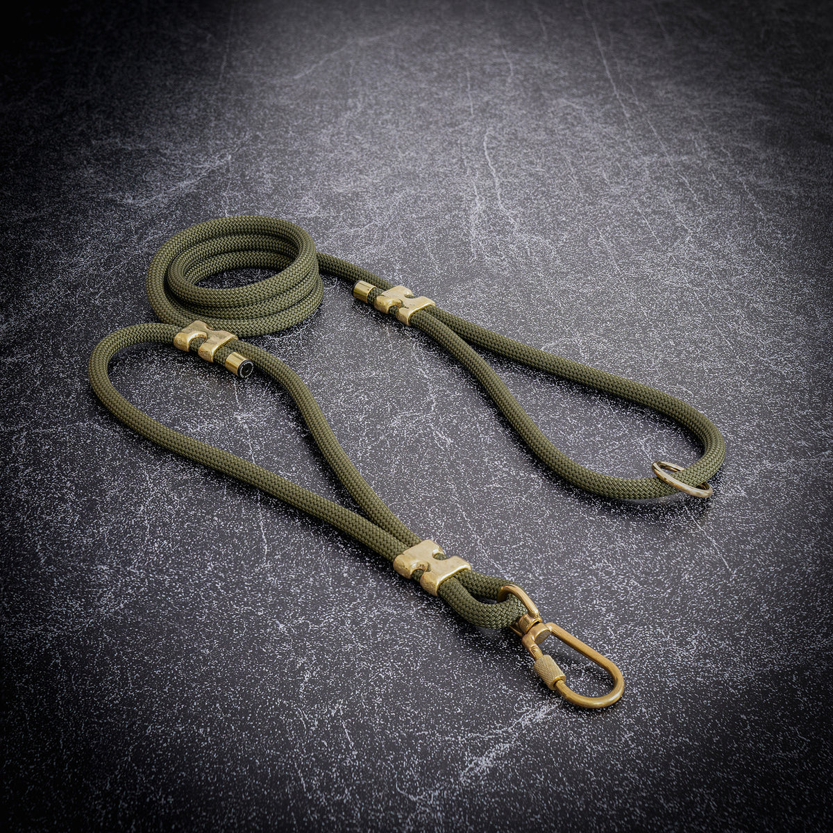 TUENNE Atelier traffic handle dog leash in olive climbing rope with solid brass hardware and auto-locking carabiner