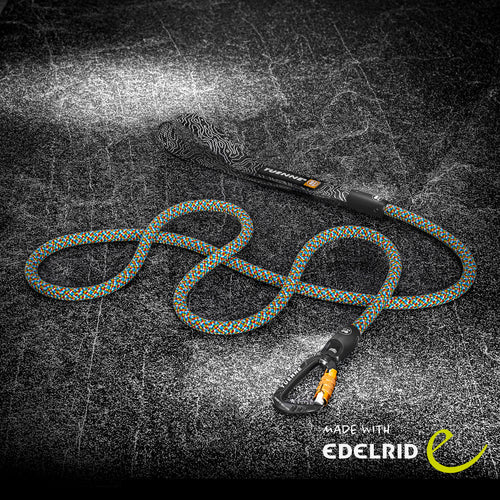 Eco-friendly grey climbing rope dog leash with auto-locking carabiner – handcrafted by Tuenne
