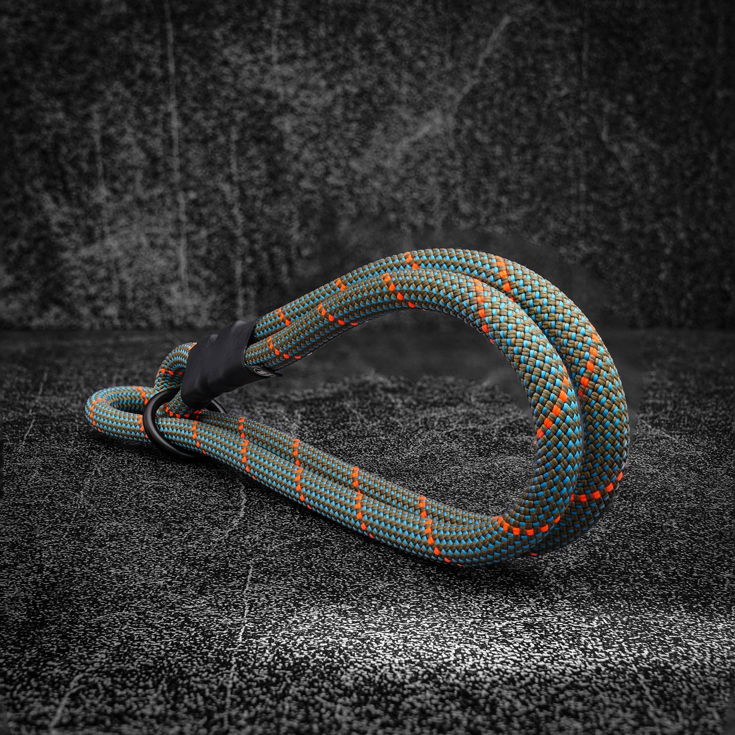 Adjustable slip dog collar made from climbing rope – Norte by Tuenne