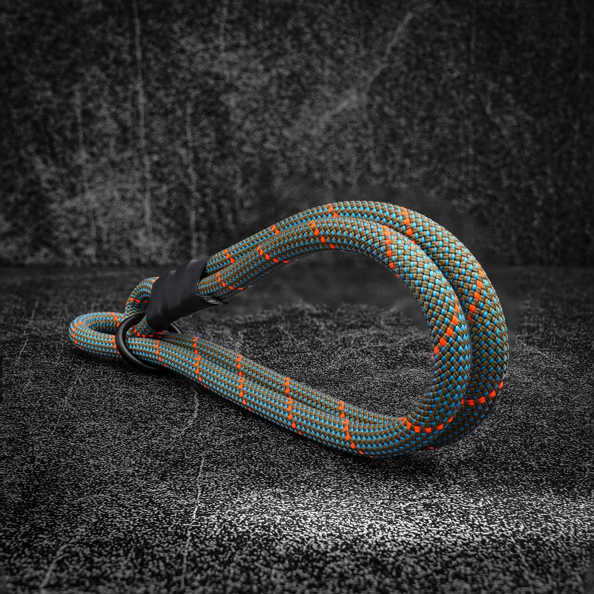 Adjustable slip dog collar made from climbing rope – Norte by Tuenne