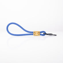 SEND-IT Mini Traffic Dog Leash by Tuenne auto-locking carabiner blue gold