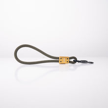 SEND-IT Mini Traffic Dog Leash by Tuenne olive gold carabiner auto locking