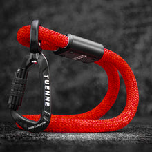 Auto-Locking Carabiner on SEND-IT Mini Dog Leash red