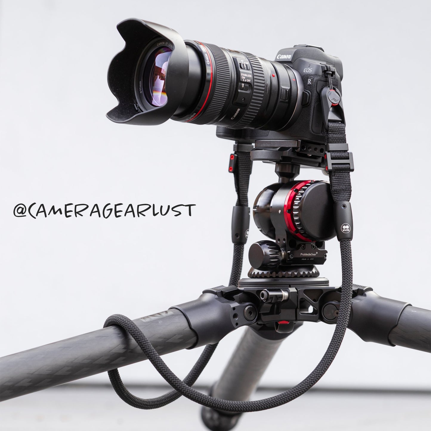 Black climbing rope camera strap compatible with Peak Design by Tuenne setup