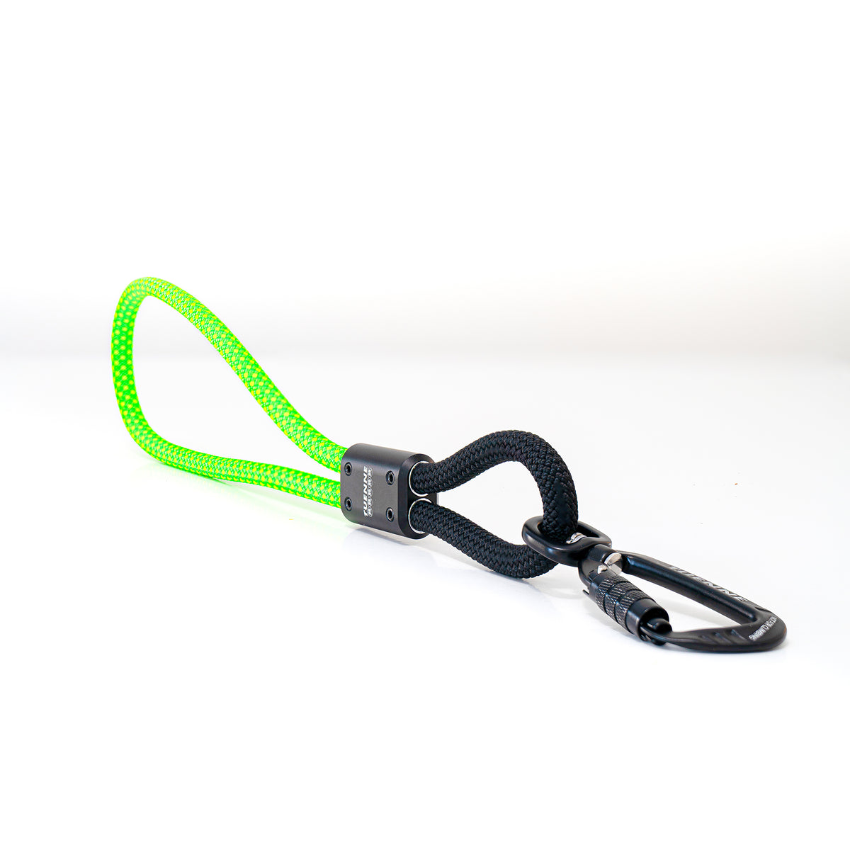 SEND-IT Mini Traffic Dog Leash by Tuenne swivel auto locking carabiner