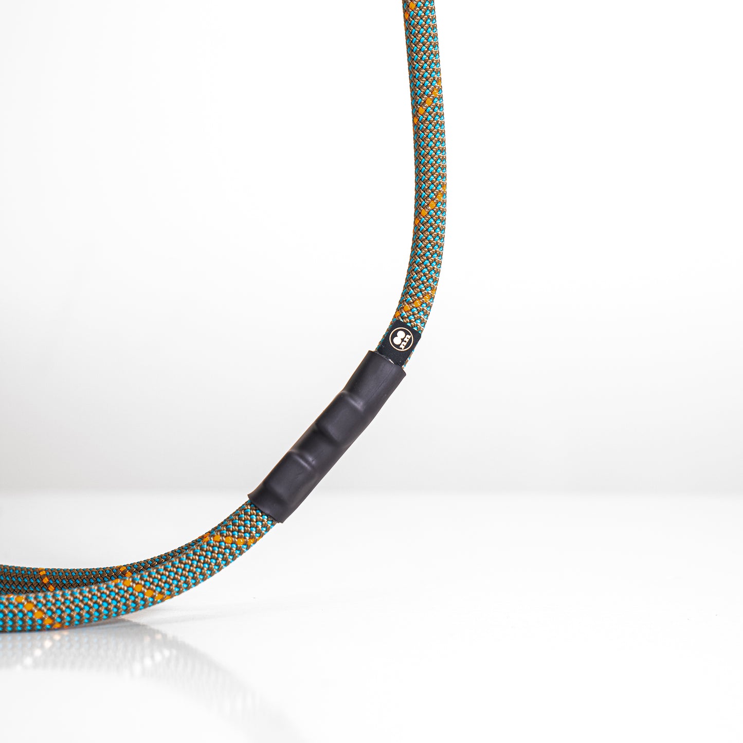 Close-up of join on Tuenne leash